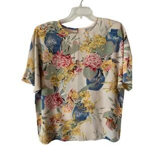 Camile Claudel Floral Short Sleeve Medium Button in Back Made in USA Vintage